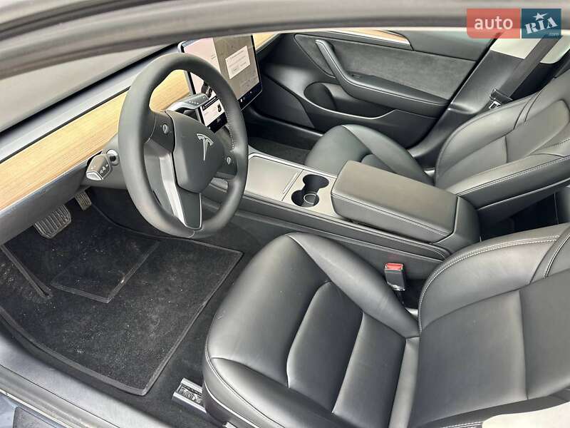 Седан Tesla Model 3 2021 в Днепре