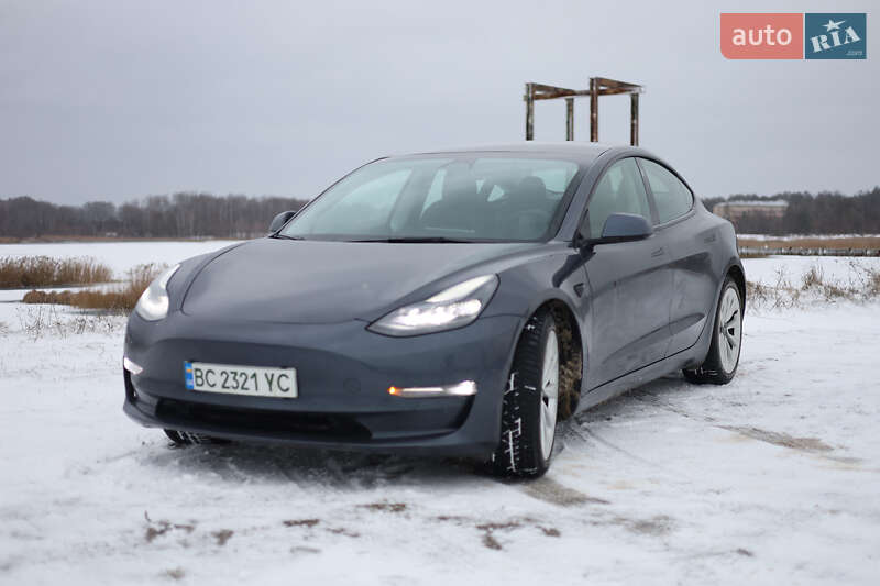 Tesla Model 3 2021
