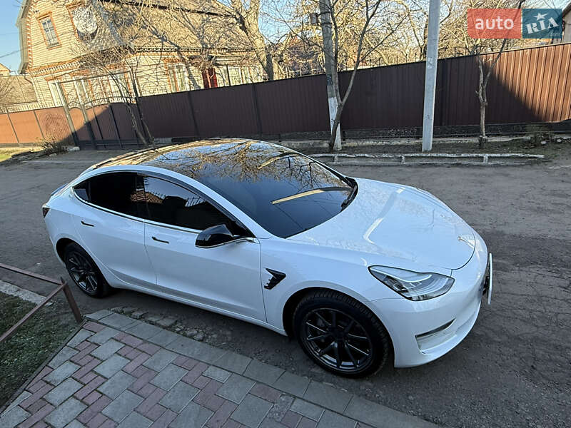 Седан Tesla Model 3 2019 в Кривом Роге