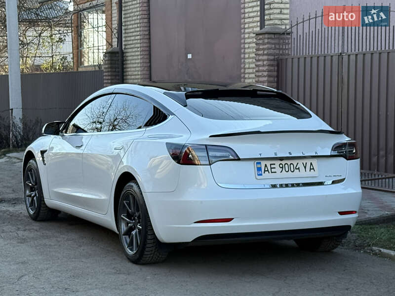 Седан Tesla Model 3 2019 в Кривом Роге