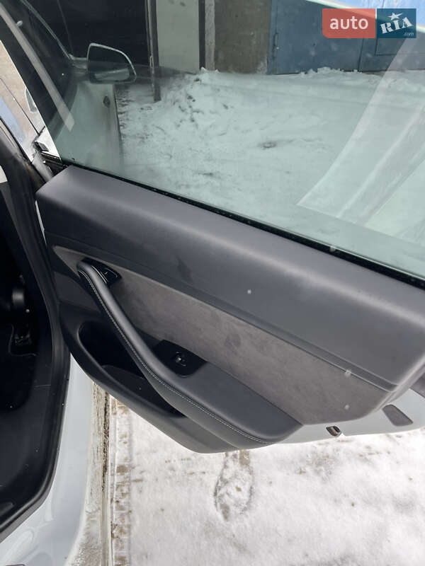 Седан Tesla Model 3 2019 в Борисполе фото 23 Седан Tesla Model 3 2019 в Борисполе