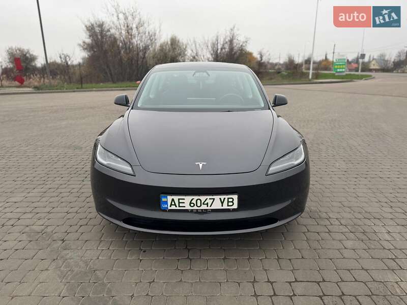 Седан Tesla Model 3 2024 в Новомосковську