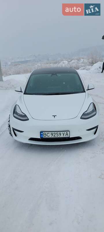 Седан Tesla Model 3 2019 в Львові фото 18 Седан Tesla Model 3 2019 в Львові