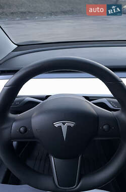 Седан Tesla Model 3 2020 в Львове