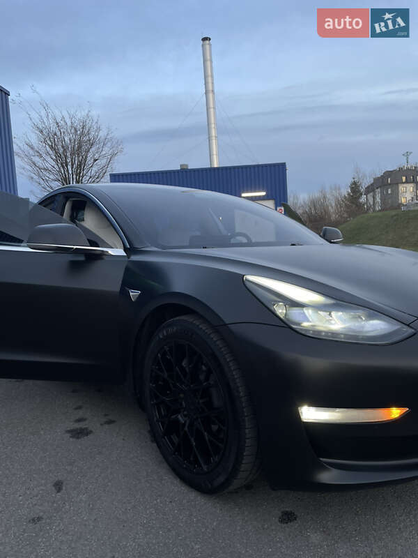 Седан Tesla Model 3 2020 в Львове фото 27 Седан Tesla Model 3 2020 в Львове