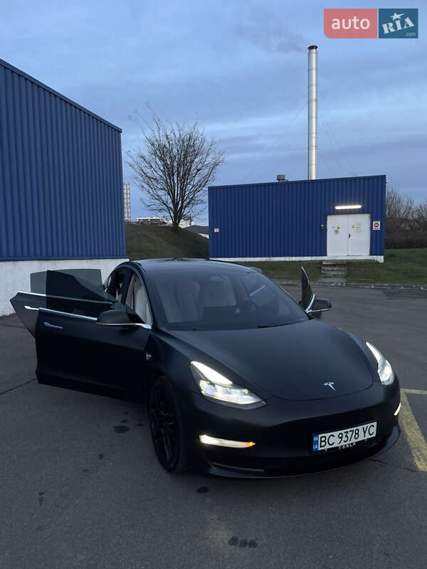 Седан Tesla Model 3 2020 в Львове фото 46 Седан Tesla Model 3 2020 в Львове