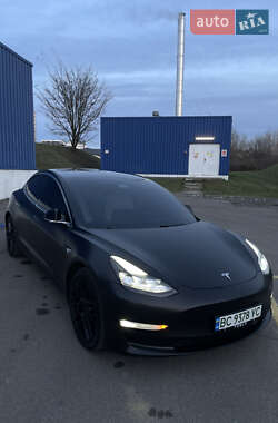 Седан Tesla Model 3 2020 в Львове