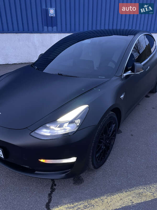 Седан Tesla Model 3 2020 в Львове