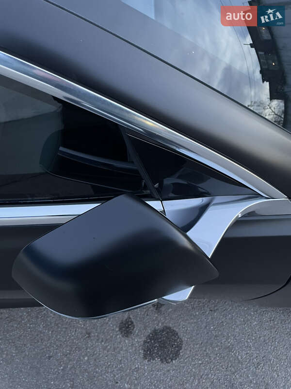 Седан Tesla Model 3 2020 в Львове