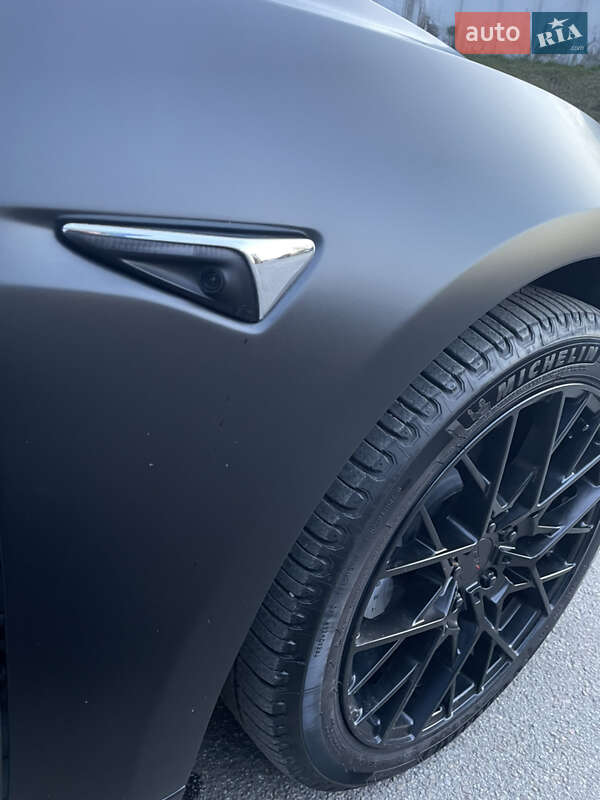 Седан Tesla Model 3 2020 в Львове