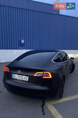Седан Tesla Model 3 2020 в Львове