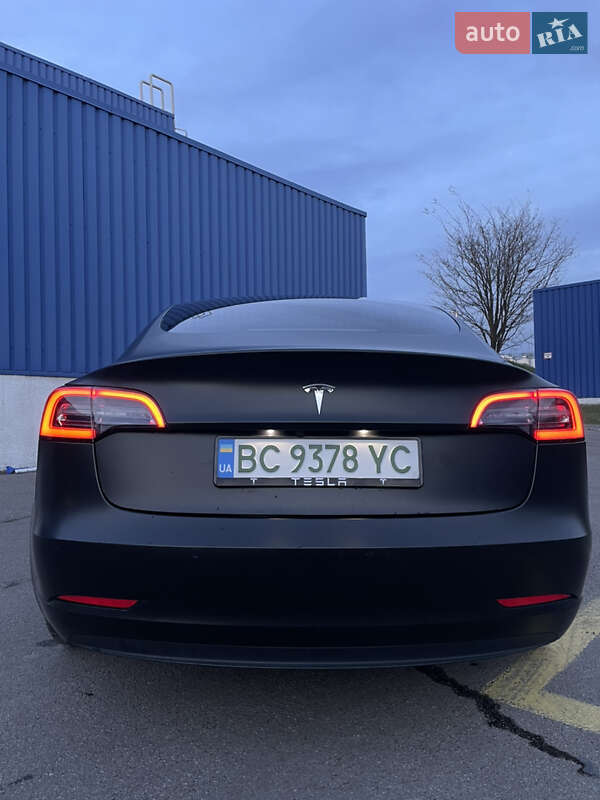 Седан Tesla Model 3 2020 в Львове