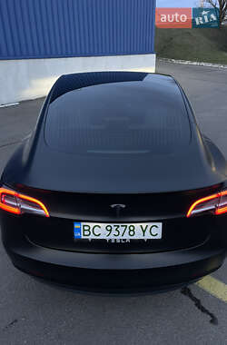 Седан Tesla Model 3 2020 в Львове