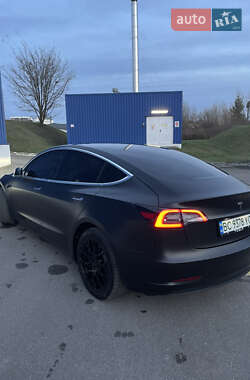 Седан Tesla Model 3 2020 в Львове