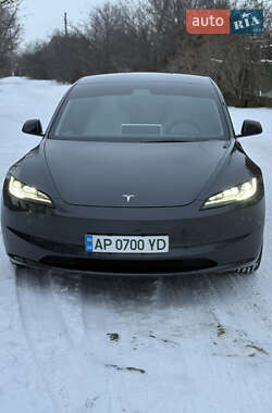 Седан Tesla Model 3 2024 в Запоріжжі