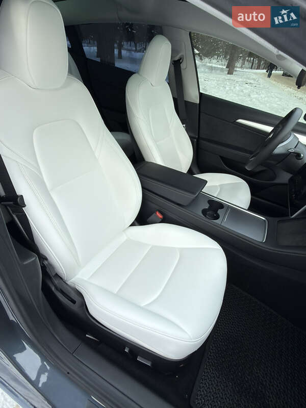 Седан Tesla Model 3 2023 в Днепре