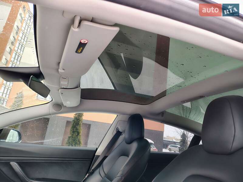 Седан Tesla Model 3 2018 в Ивано-Франковске