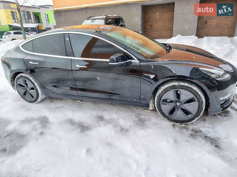 Седан Tesla Model 3 2018 в Ивано-Франковске
