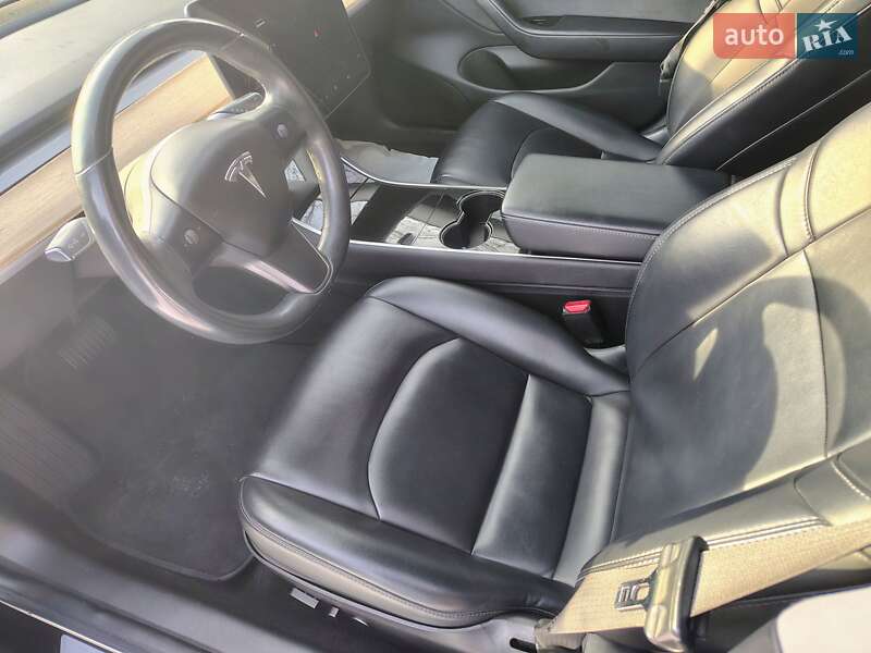 Седан Tesla Model 3 2018 в Ивано-Франковске