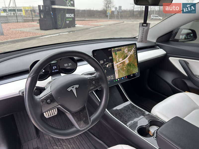 Седан Tesla Model 3 2018 в Николаеве