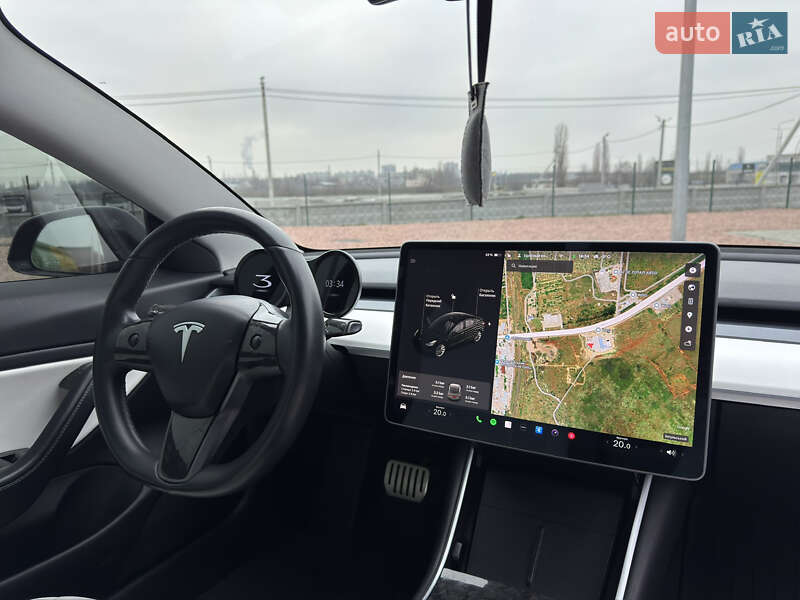 Седан Tesla Model 3 2018 в Николаеве