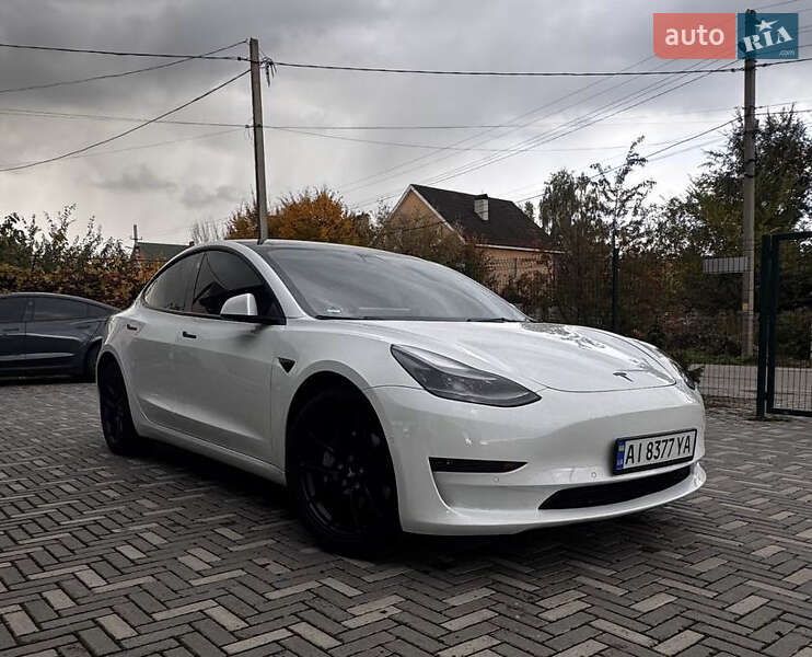 Седан Tesla Model 3 2022 в Києві