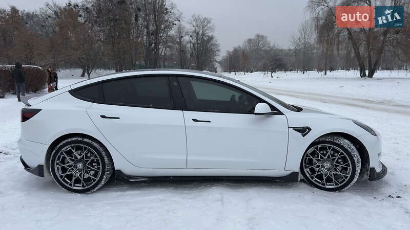 Седан Tesla Model 3 2022 в Киеве фото 7 Седан Tesla Model 3 2022 в Киеве
