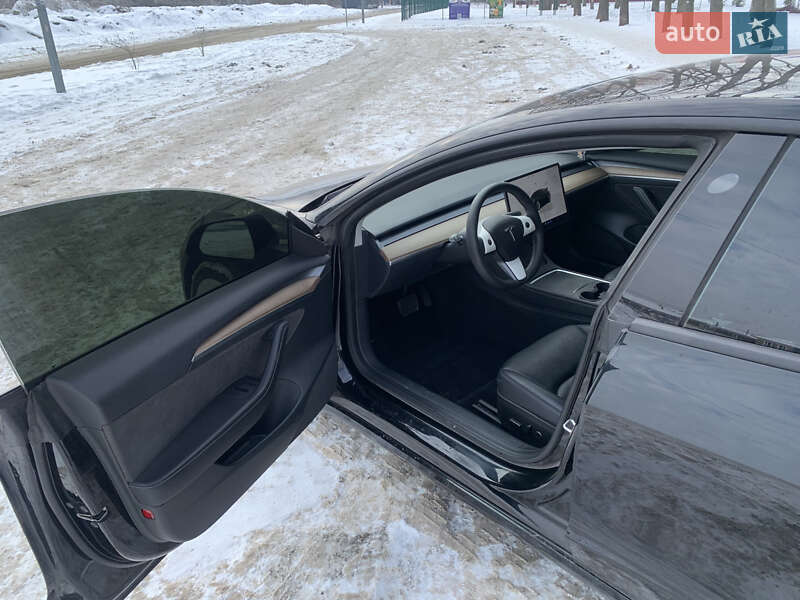 Седан Tesla Model 3 2023 в Киеве