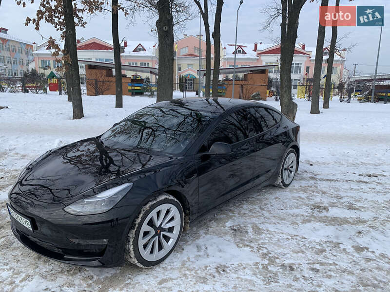 Седан Tesla Model 3 2023 в Киеве
