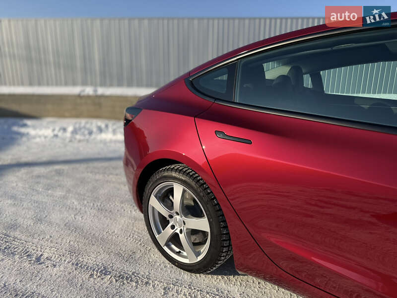 Седан Tesla Model 3 2024 в Черновцах фото 7 Седан Tesla Model 3 2024 в Черновцах