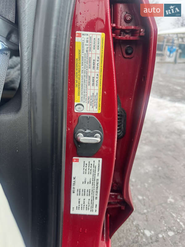 Седан Tesla Model 3 2018 в Одессе