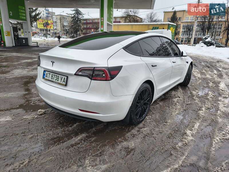 Седан Tesla Model 3 2021 в Ивано-Франковске