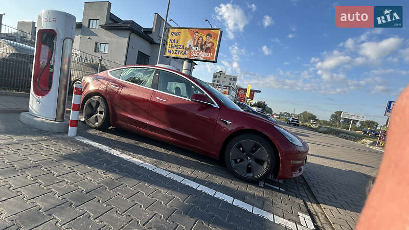 Седан Tesla Model 3 2019 в Киеве фото 7 Седан Tesla Model 3 2019 в Киеве