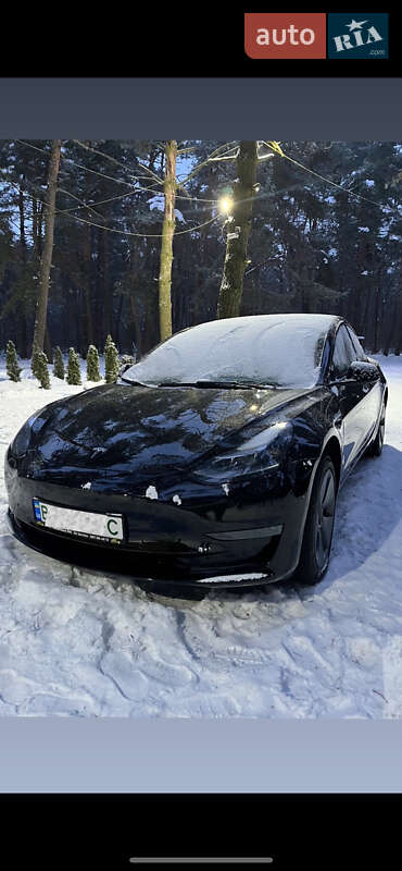 Седан Tesla Model 3 2021 в Львові