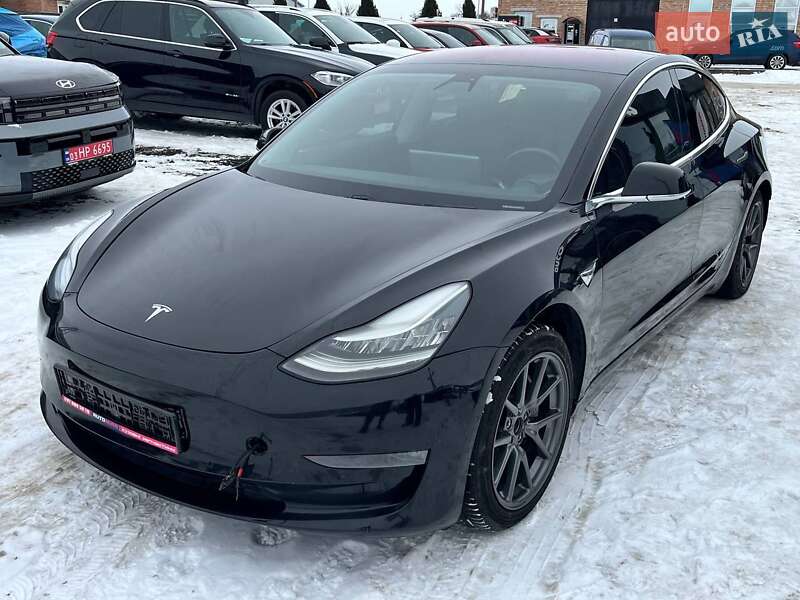 Седан Tesla Model 3 2018 в Луцьку