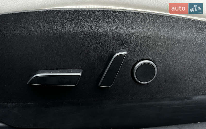 Седан Tesla Model 3 2022 в Львове