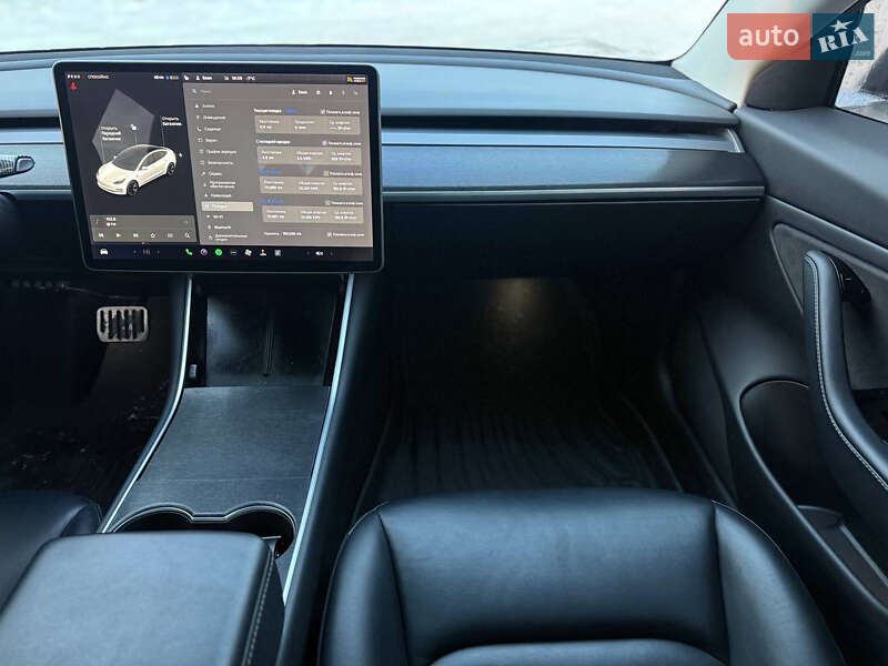 Седан Tesla Model 3 2019 в Киеве