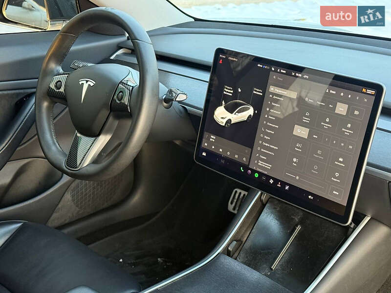 Седан Tesla Model 3 2019 в Киеве