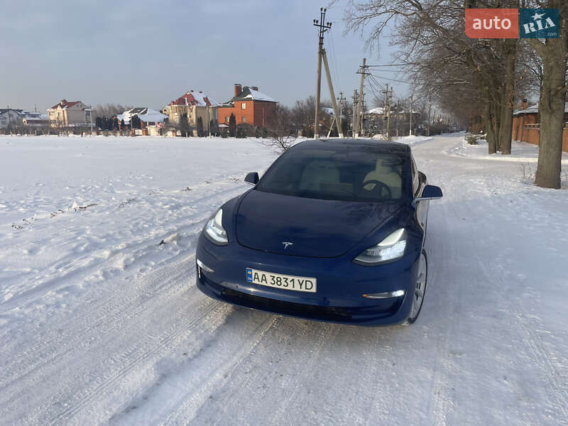 Седан Tesla Model 3 2020 в Києві