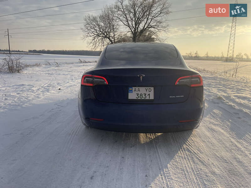 Седан Tesla Model 3 2020 в Києві
