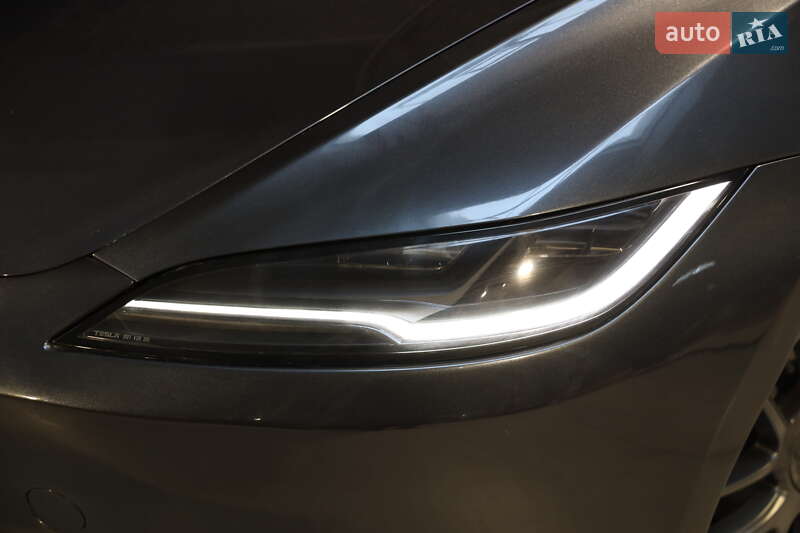Седан Tesla Model 3 2025 в Луцьку