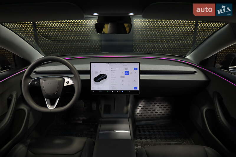 Седан Tesla Model 3 2025 в Луцьку