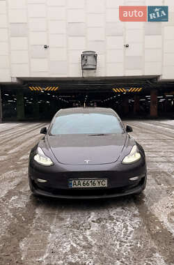 Седан Tesla Model 3 2022 в Киеве