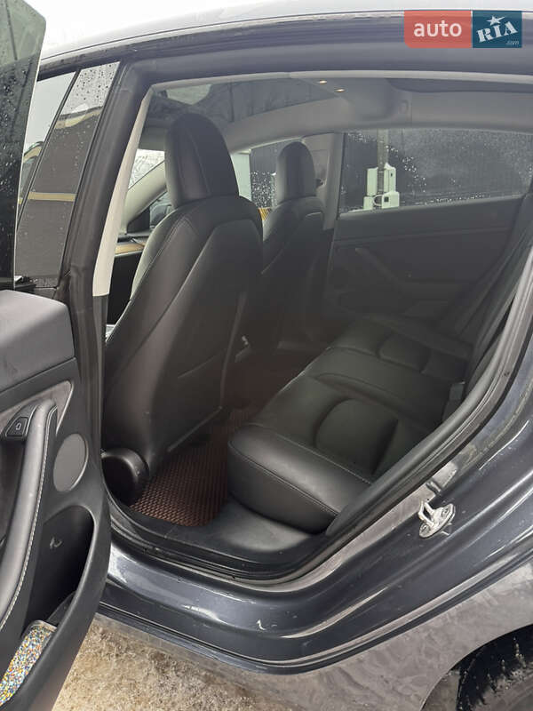 Седан Tesla Model 3 2022 в Вінниці