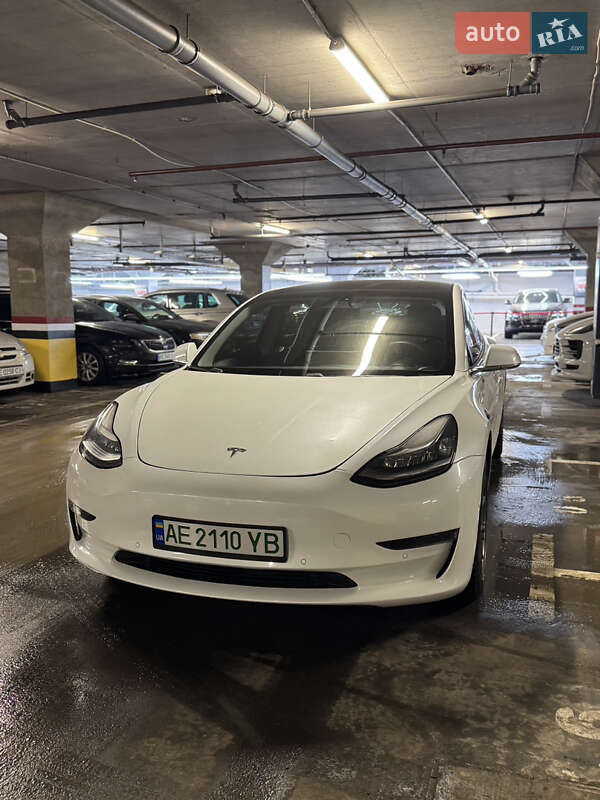 Tesla Model 3 2020