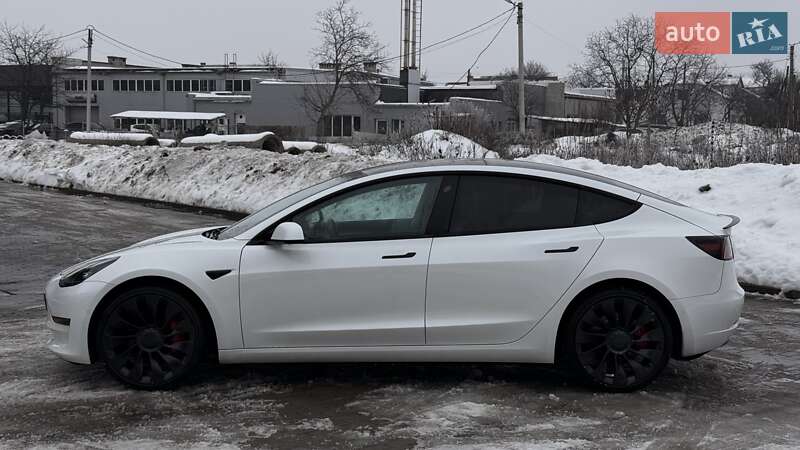 Седан Tesla Model 3 2022 в Києві