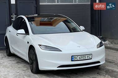 Седан Tesla Model 3 2024 в Самборе