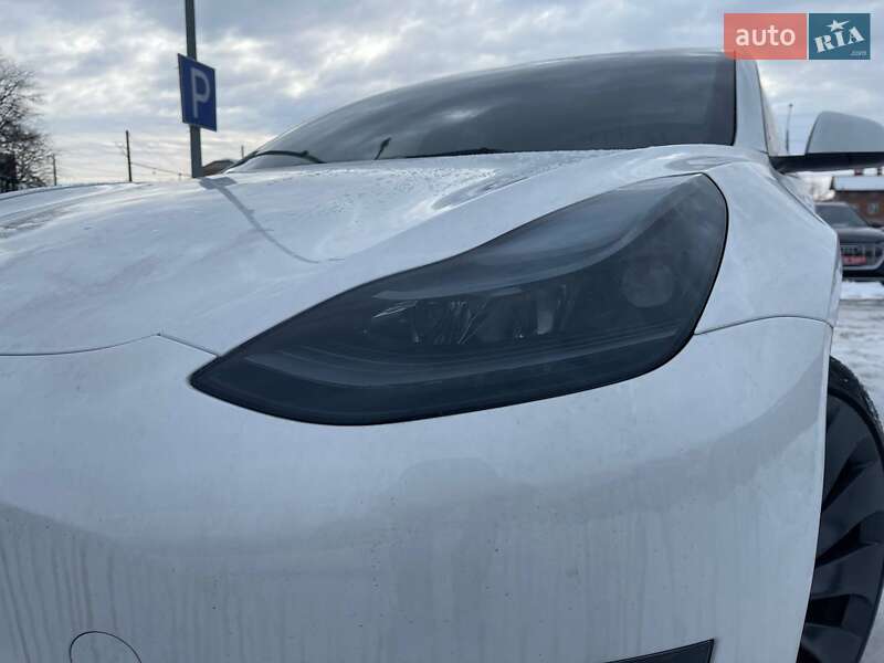 Седан Tesla Model 3 2023 в Львові