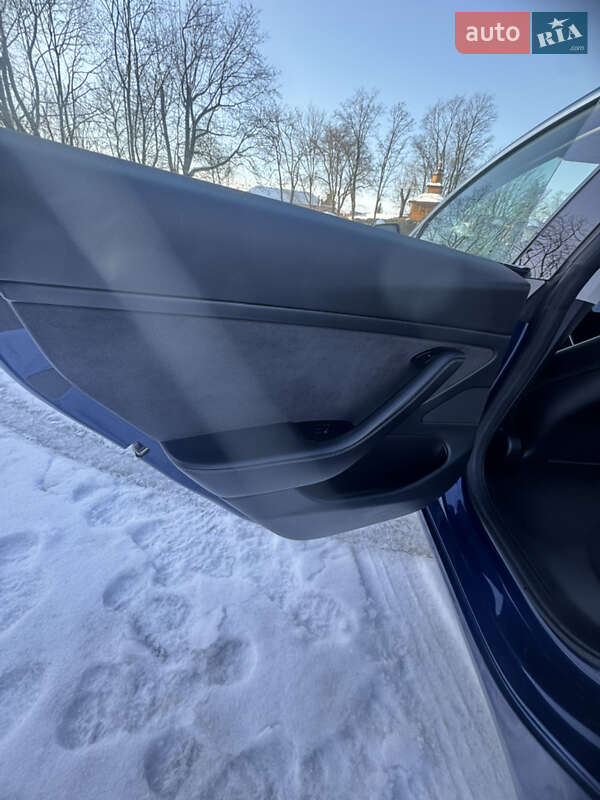 Седан Tesla Model 3 2018 в Львові фото 53 Седан Tesla Model 3 2018 в Львові