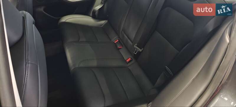 Седан Tesla Model 3 2024 в Киеве